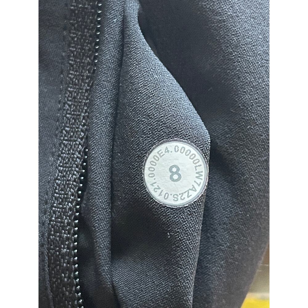 Lululemon Tracker Shorts V 4" Black Size 8 - Picture 7 of 7